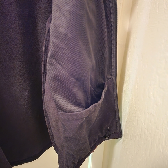 Kirkland Mens burgundy XXL soft shell jacket. Used good - Picture 6 of 7